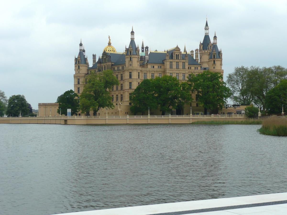 Hotel Und Restaurant Rabennest Am Schweriner See Raben Steinfeld Bagian luar foto